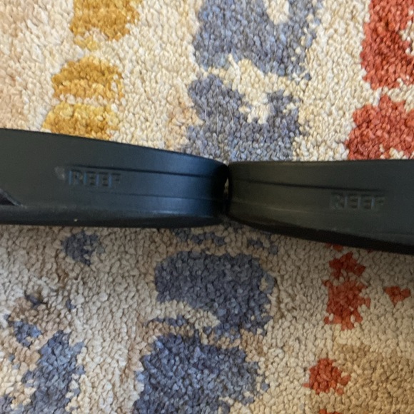 Reef- black flip flops- sz ladies 8 - Picture 7 of 7